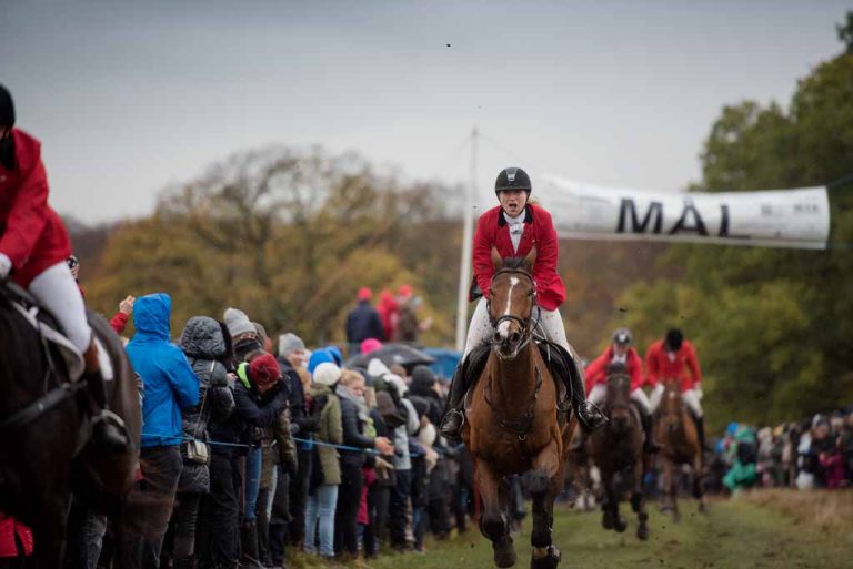 Action from the Finish line at Hubertus 2016